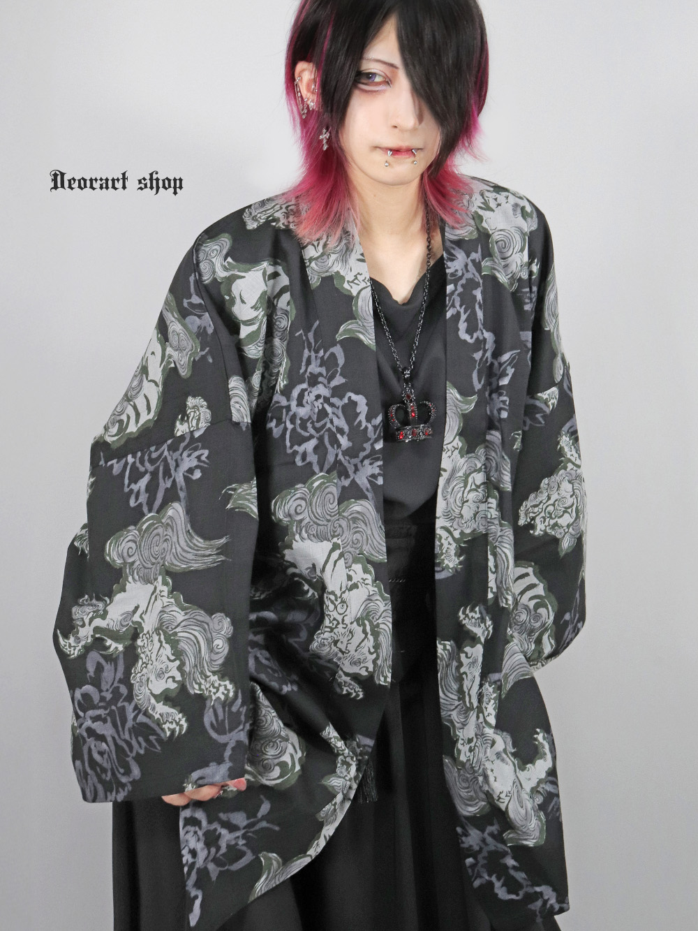 Deorart,ディオラート,和装,和柄,羽織り,浴衣,着物,白,黒,狛犬,獅子,中華柄,派手,ゴシック,和ゴス,コスプレ,衣装,,
地雷系,ライブ,V系,emo,Vrock,kimono,anime,fashion
