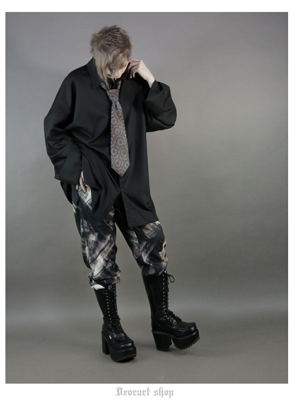 Deorart,ディオラート,モード,ゴスパン,ゴシック,オーバーサイズシャツ,可愛い,地雷系,ネクタイコーデ,ヴィジュアル系,バイカラー