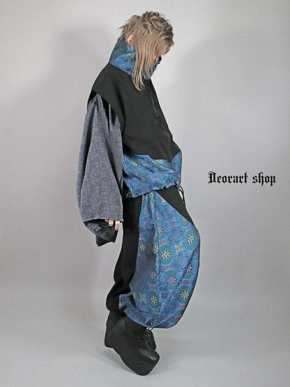 Deorart,ディオラート,V系,地雷系,中華柄,ハイネック,スタンドネック,ベスト,チャイナボタン,新中式,中華マフィア,チャイニーズマフィア,コーデ,ホスト,コンカフェ,ライブ,ファッション,ダンス衣装,メンズ,レディス,男装