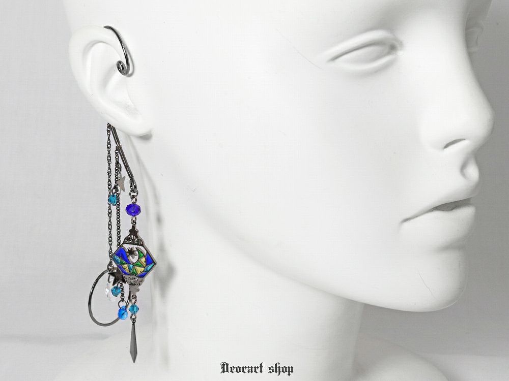 Deorart,ディオラート,イヤーフック,イヤリング,ゴシック,エスニック,ランタン,ステンドグラス風,月モチーフ,青,かわいい,ミステリアス,ゆれる,ロングタイプ,かっこいい,コスプレ,創作,サブカル系,