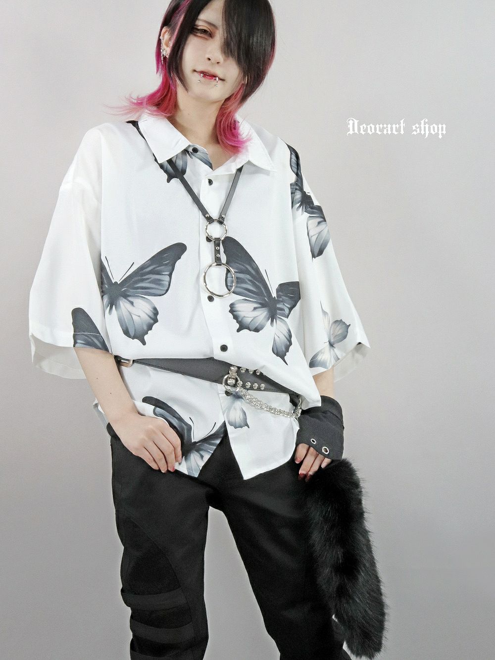 Deorart,ディオラート,総柄シャツ,V系シャツ,パーティ,ドレスアップ,蝶々,バタフタイ柄,フォトプリント,オーバーサイズ,薔薇,花柄,メンズ,レディス,おしゃれ,カッコイイ,地雷系,ホスト,ライブ衣装,通販