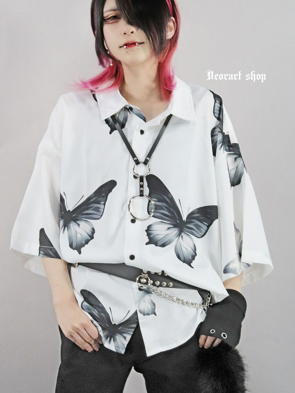 Deorart,ディオラート,総柄シャツ,V系シャツ,パーティ,ドレスアップ,蝶々,バタフタイ柄,フォトプリント,オーバーサイズ,薔薇,花柄,メンズ,レディス,おしゃれ,カッコイイ,地雷系,ホスト,ライブ衣装,通販