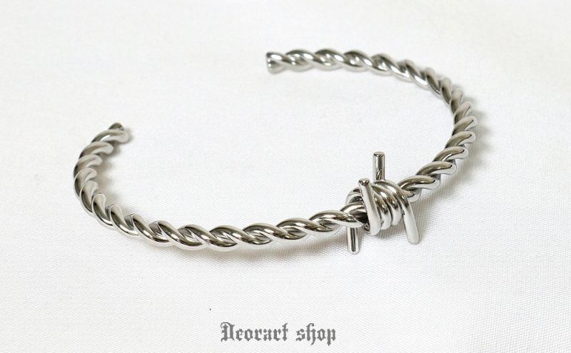 Deorart,ディオラート,有刺鉄線,スタッズ,バングル,腕輪,重ね付け,V系,ヴィジュアル系,サブカル,ファッション,連結,アーマーリング,メンズ,レディス ,emo,Vrock,kimono,anime,fashion