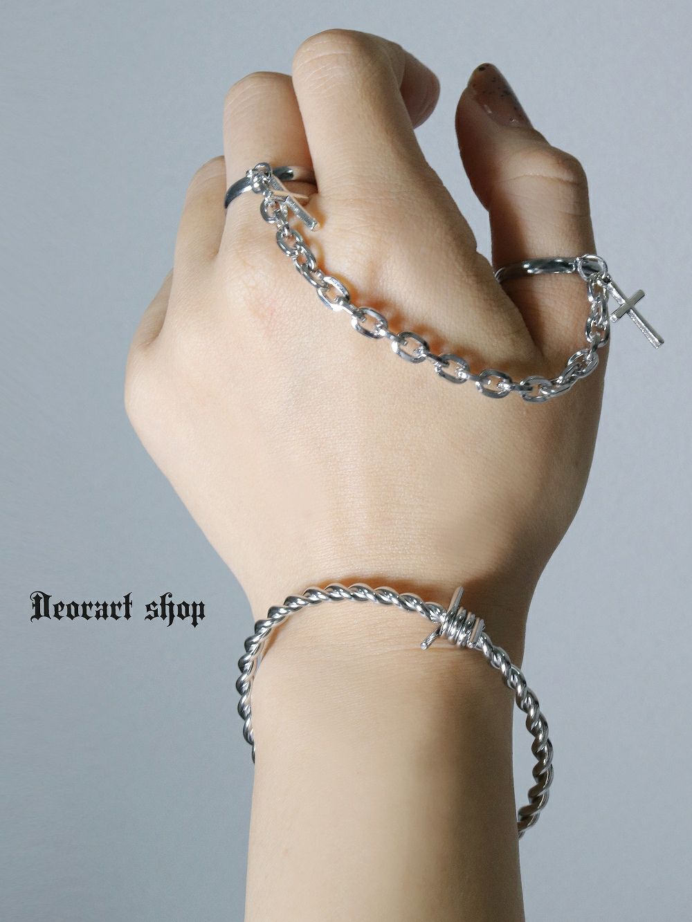 Deorart,ディオラート,有刺鉄線,スタッズ,バングル,腕輪,重ね付け,V系,ヴィジュアル系,サブカル,ファッション,連結,アーマーリング,メンズ,レディス ,emo,Vrock,kimono,anime,fashion