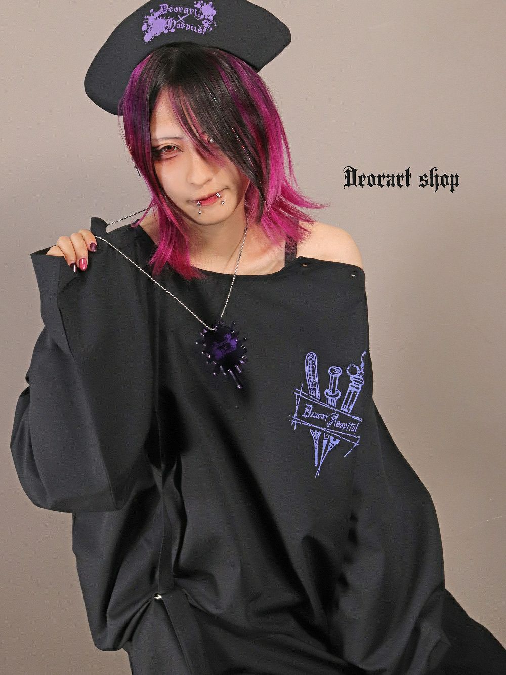 Deorart,ディオラート,ナースキャップ,病院風コーデ,血まみれ,包帯,ナースコーデ,ドクター,注射器,聴診器,プリント,医者,白衣,マッドサイエンティスト,コスプレ,ゴスロリ,通販,地雷系,ハロウィン,衣装,バンド,コンカフェ,V系,ヴィジュアル系,男,メンズ,レディース,ファッション,mad scientist,emo,fashion