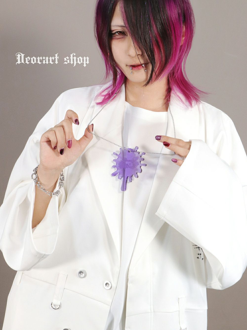 Deorart,ディオラート,アクリルネックレス,大きめ,モチーフ,ペンダント,病院モチーフ,血,闇,悪魔,病み,メンヘラ,アクセサリー,V系,ヴィジュアル系,サブカル,地雷系,大人,オカルト,ホラー,ゾンビ,メンズ,レディス,necklace,pendant,Jrock,anime,harajyuku,japan,kanji,emo,punk,rock,dark,