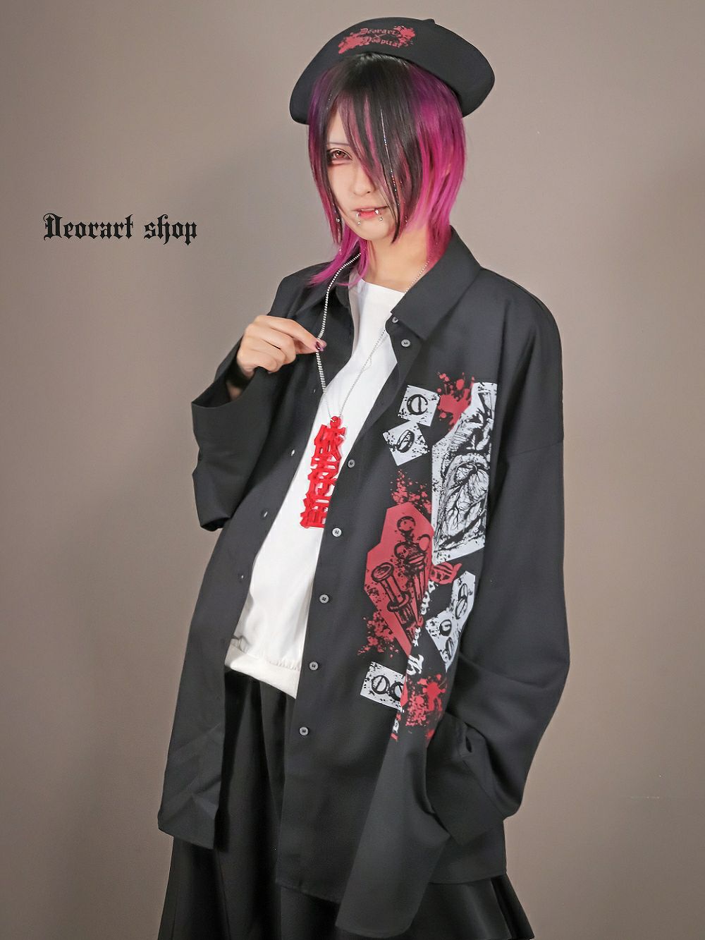 Deorart,ディオラート,アクリル,ゴシック,ホラー,漢字,文字モチーフ,和装,オカルト,アクリル,大きめ,モチーフ,ネックレス,病みかわ,V系,ヴィジュアル系,ゴスロリ,原宿系,ファッション,ギフト,メンズ,レディス,アクセサリー,kanji,Y2K,fashion,emo,accessory,Japan,kawaii,cawaii,harajyuku,Jrock,ｖkei