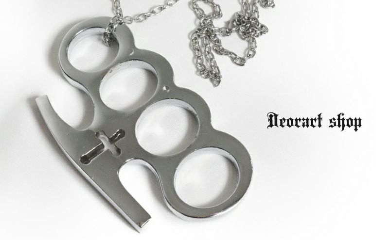 Deorart,ディオラート,ファッション,アクセサリー,ネックレス,メリケンサック,アーマーリング,ブラスナックル,拳鍔,大きい,ネックレスパンクロック,V系,原宿系, brass knuckles,knuckle duster,anime,fashion,Accessory